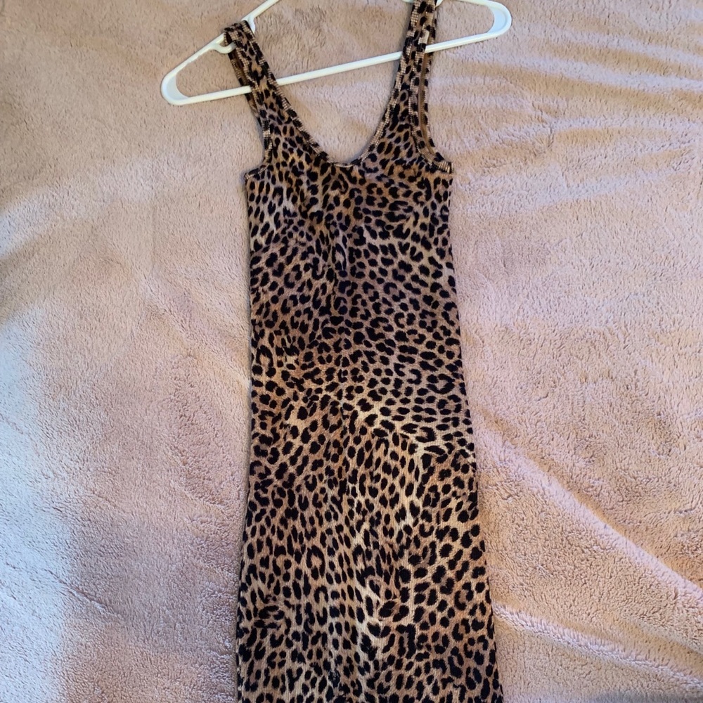 Olivaceous cheetah body con dress (midi)